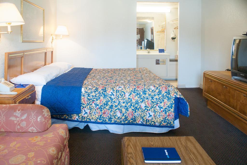 Executive Inn Jacksonville Room photo